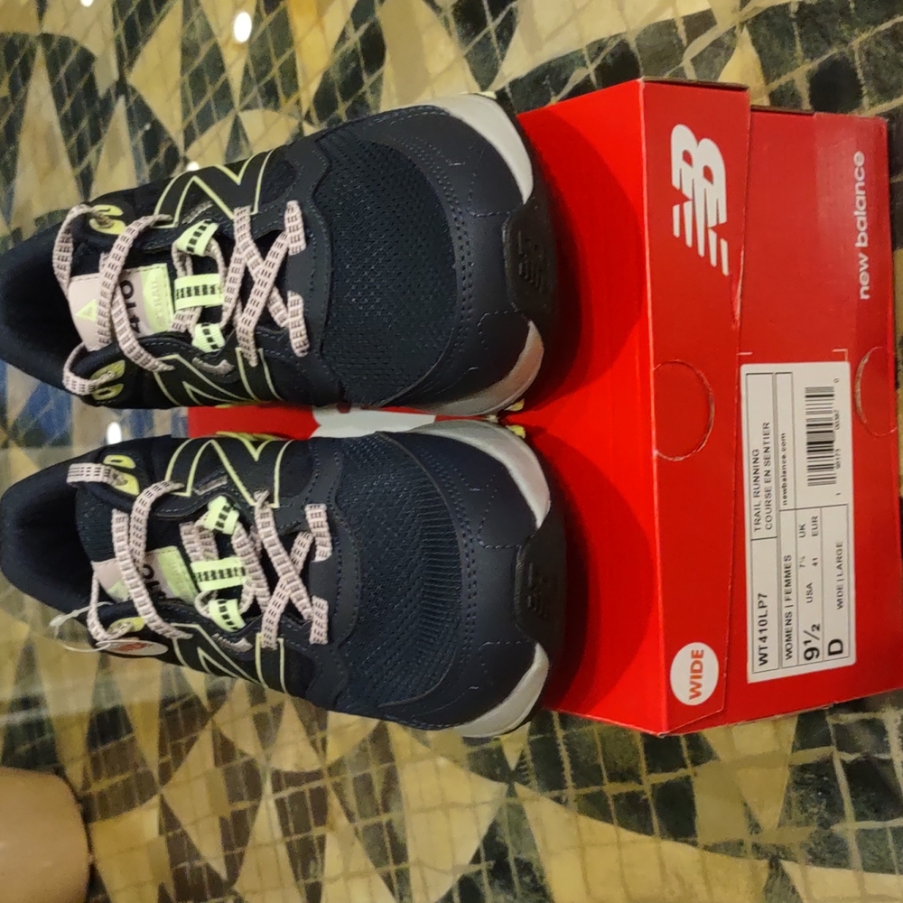 New Balance 410 V 7 Trail/Running Shoe Size 9.5 wide..New in Box
